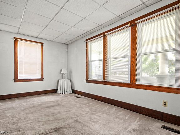 5th image of 2510 Mount Vernon Ave