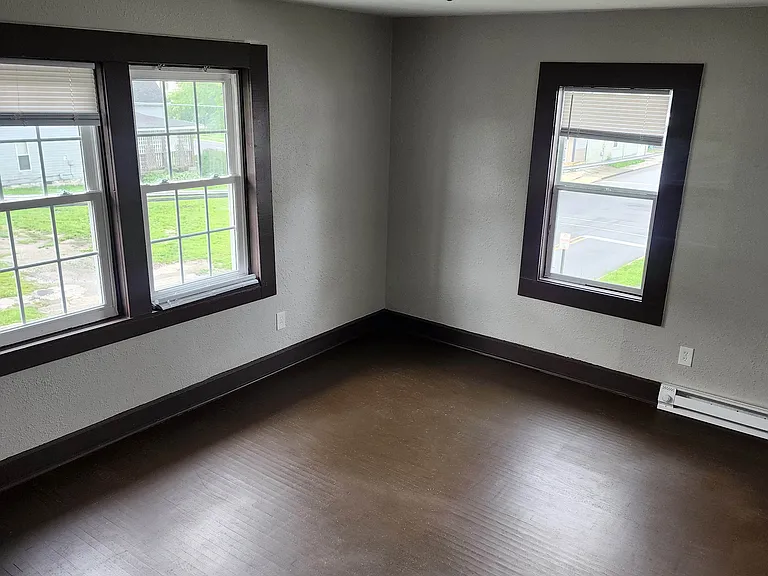210 E 19th St #3 — Photo 9