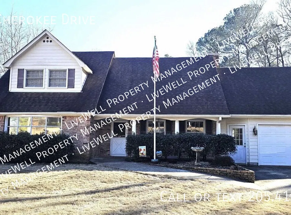 3023 Cherokee Dr