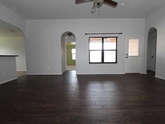 4th image of 10004 Diana Dr