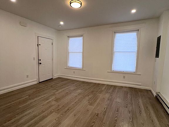 4th image of 157 Chambers St Floor 3