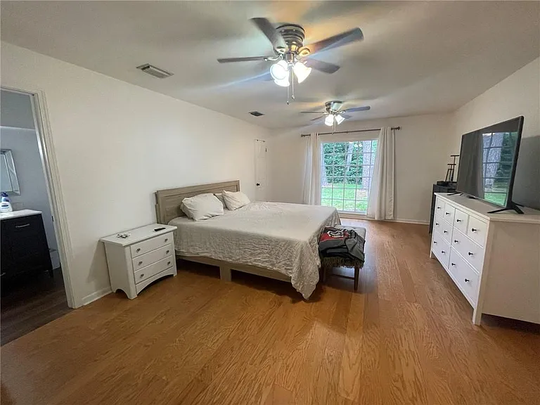 2760 Brevard Dr — Photo 11