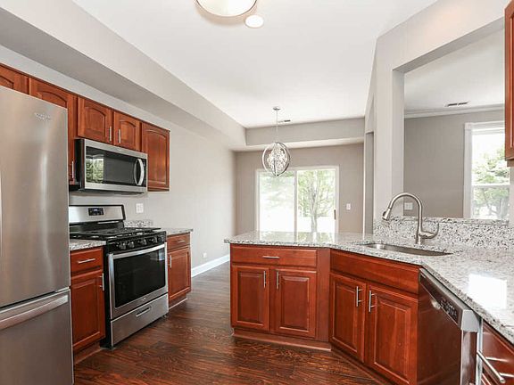 3rd image of 24923 W Franklin Ln