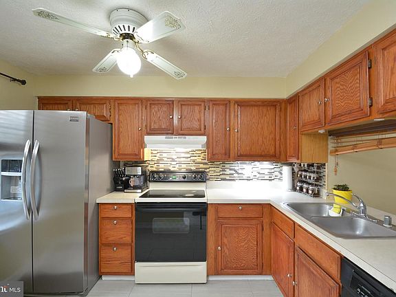 4th image of 8546 Blue Rock Ln