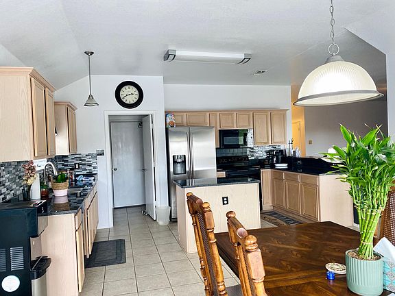 4th image of 406 Quail Roost Ln