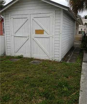 3rd image of 104 Se St