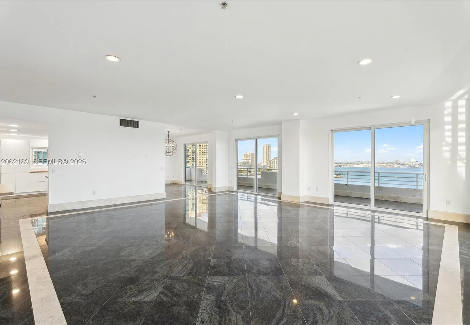 Commodore Bay Condo — Photo 3