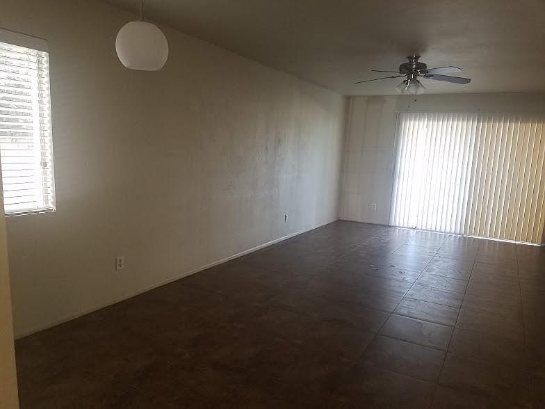 Living/dining 