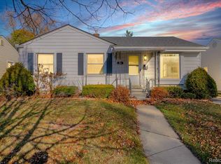 266 Massoit St, Clawson, MI 48017