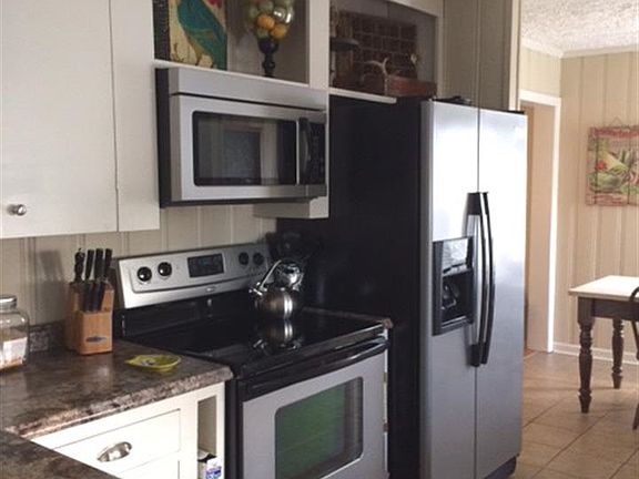 3rd image of 2729 Lake Dr