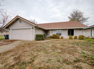 19043 Finger Point Dr, Cottonwood, CA 96022