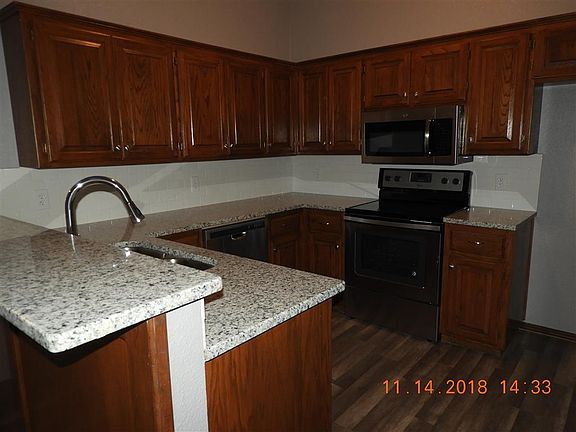 5th image of 2908 Edinburg Dr