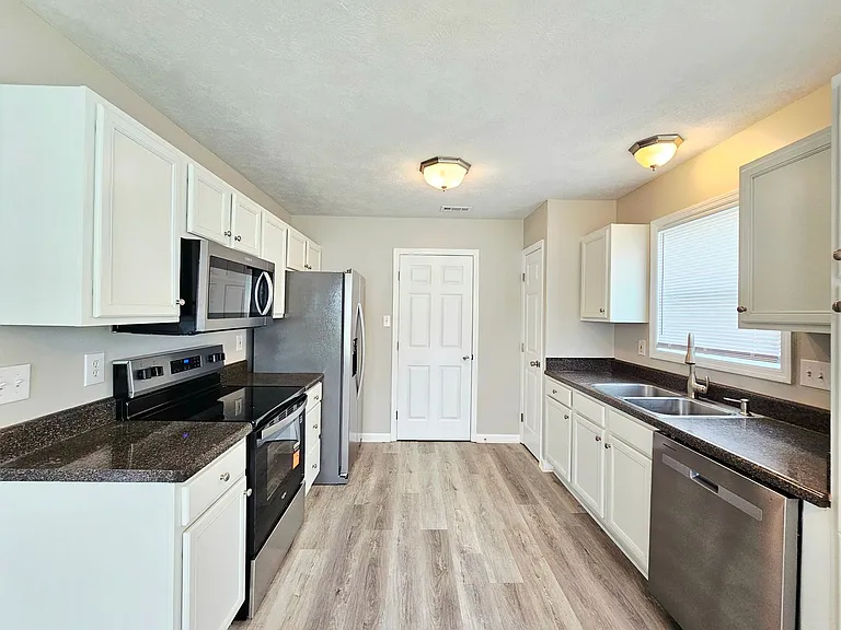 7796 Buttonwood Ave — Photo 13