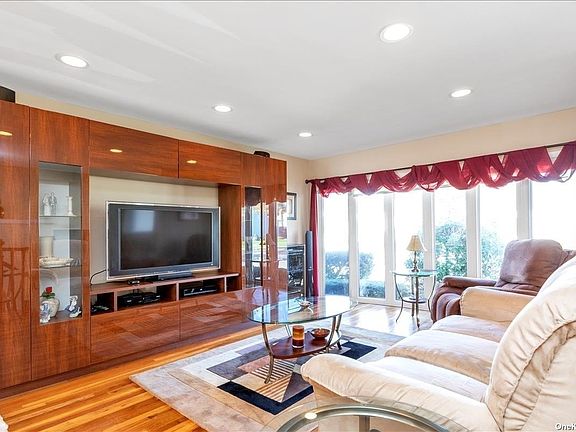 4th image of 2302 Plymouth Pl