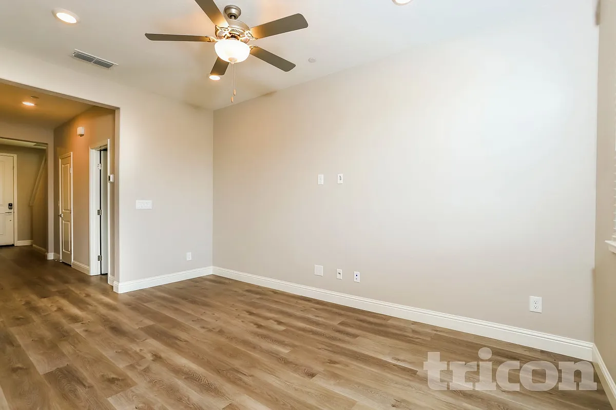 Building Photo - 2087 Comstock Ln