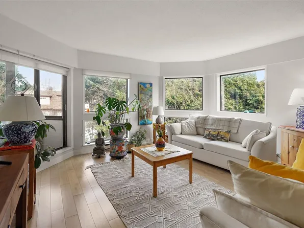 1252 Pandora Ave #204, Victoria, BC V8V 3R4