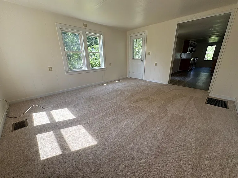 1058 Campbell Run Rd — Photo 14