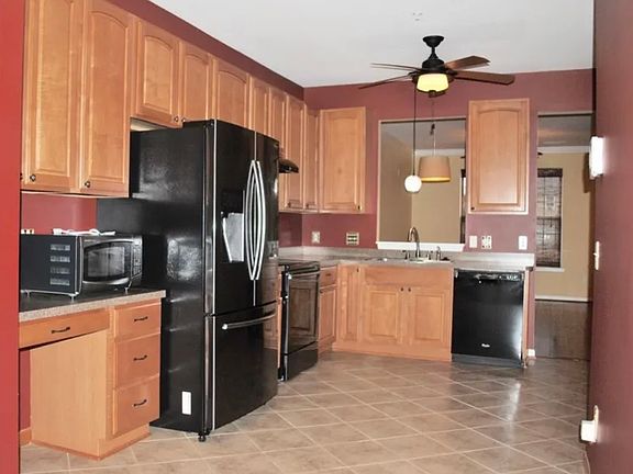 2nd image of 302 Leontyne Pl