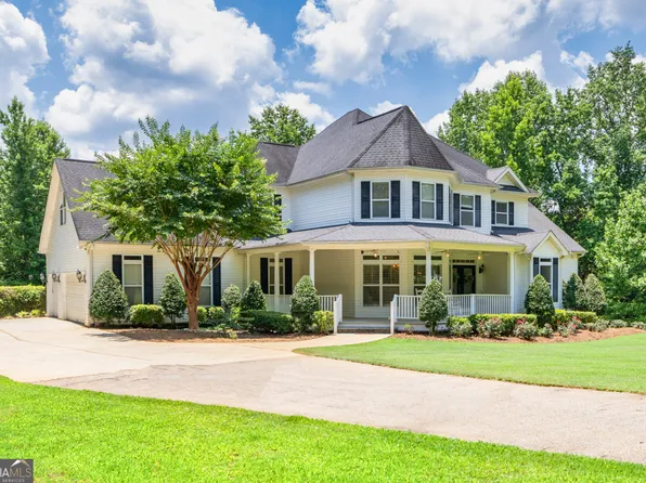 385 Primrose Ln, Pendergrass, GA 30567