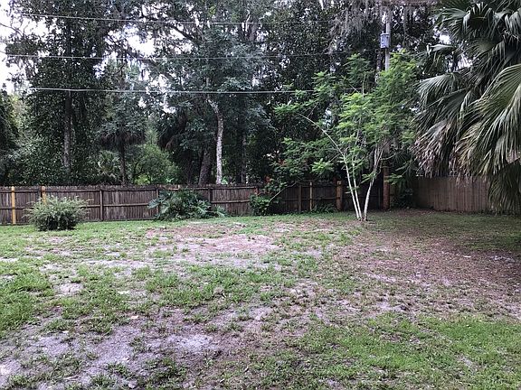 4th image of 561 Palm Dr