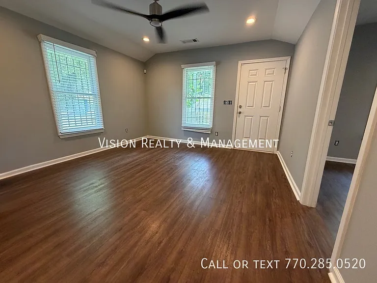 374 Paines Ave NW — Photo 5