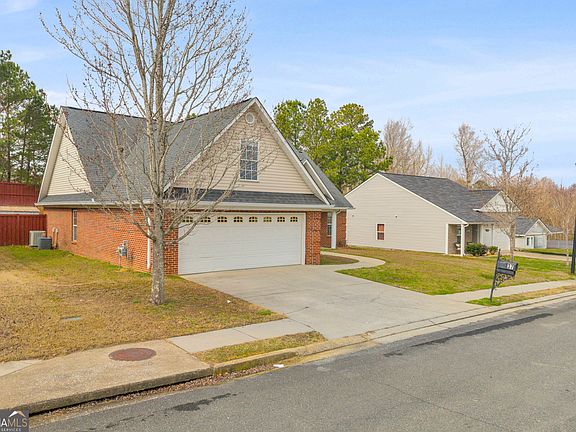 3rd image of 37 Walton Creek Dr SW