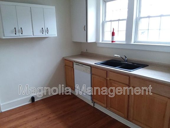 5th image of 410 Young St