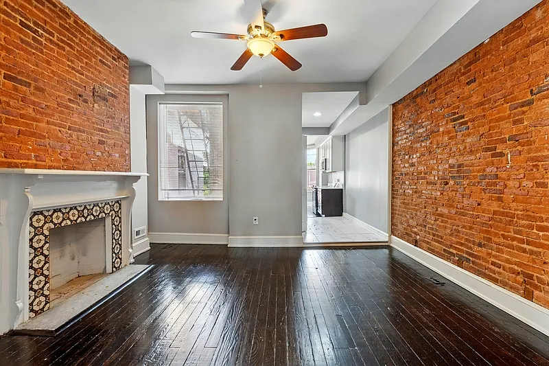 3 bed, 2.0 bath, 3600 sqft, $2,400 — Photo 2