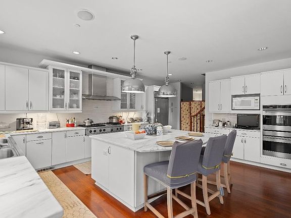 4th image of 1 Augusta Ct