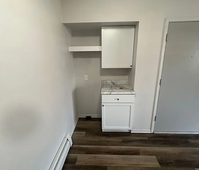 126 E 5th St S #3 — Photo 4