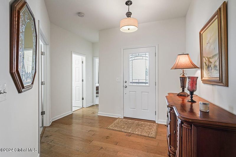 4th image of 4 Parkview Drive