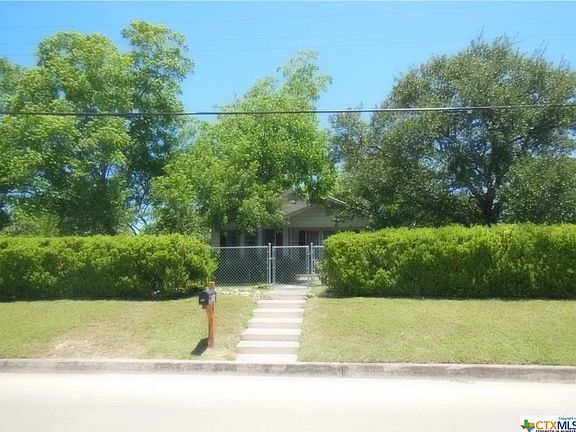3rd image of 184 Wright Ave