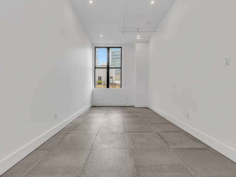 81 Willoughby St #408 — Photo 4