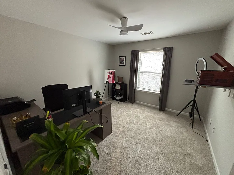 518 Tulip Ln — Photo 18