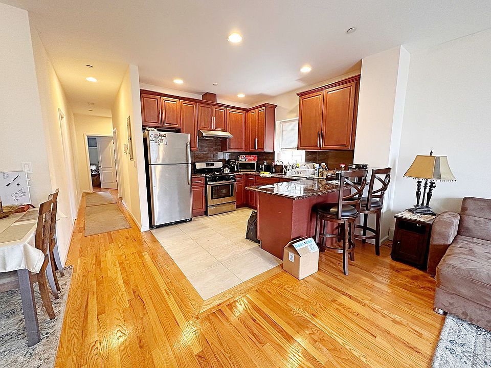 1st image of 71 Bay 28 St #2