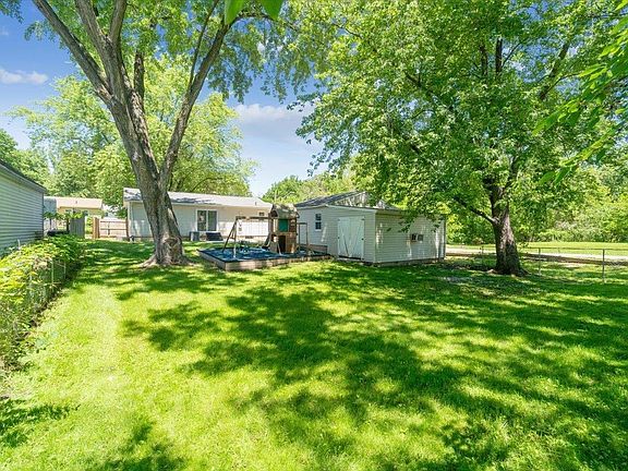 3rd image of 3029 Cottonwood Ln