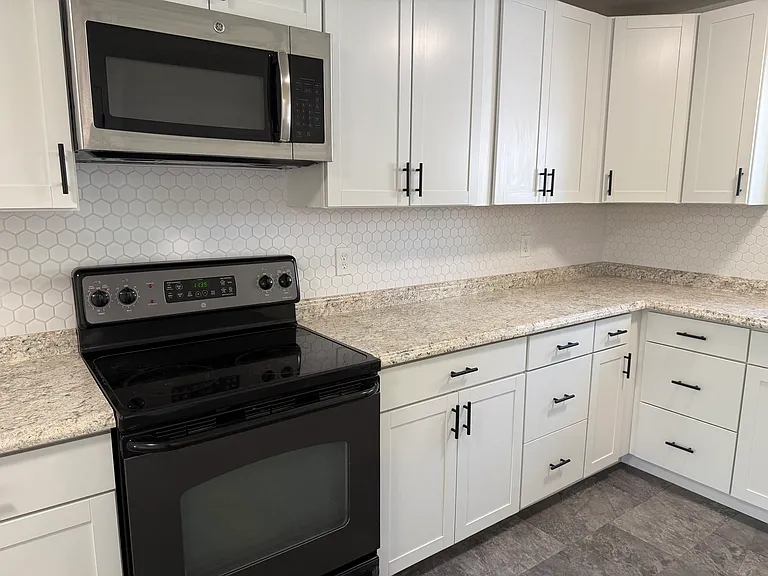 2303 Hird Ave — Photo 13