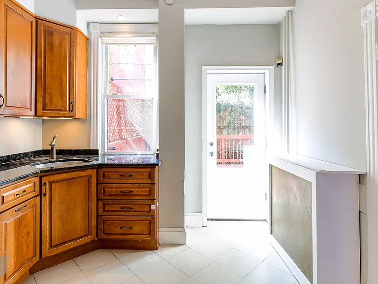742 Harvard St NW — Photo 25