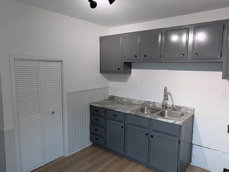 1602 Army Post Rd — Photo 6
