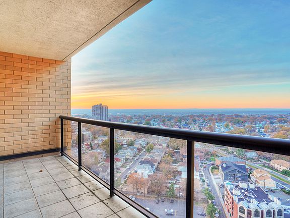 4th image of 800 Palisade Ave APT 22E