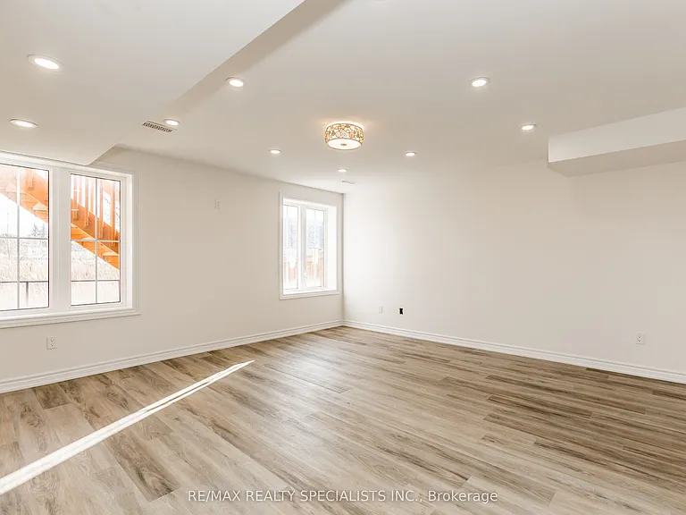 53 Ladder Cres — Photo 8