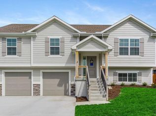 513 SW Ridgeview Dr, Grain Valley, MO 64029