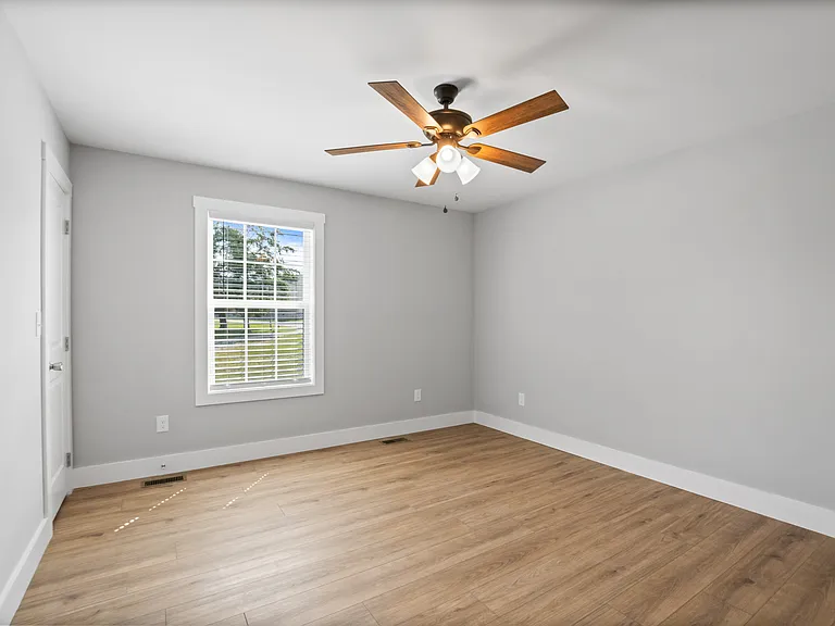 1815 Old Jacksboro Hwy #1 — Photo 14
