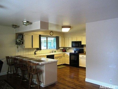 5th image of 702 Creekside Ct