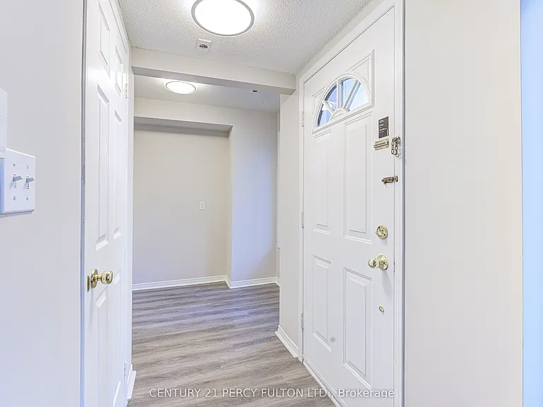 28 Rosebank Dr #907 — Photo 5