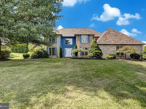 5th image of 102 Golf Cir