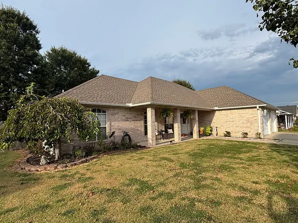2903 Graystone Dr, Paragould, AR 72450