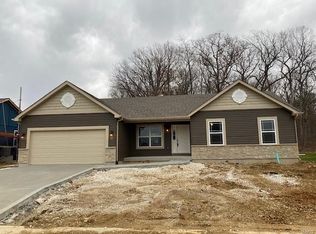 608 Lakewood Dr, Moscow Mills, MO 63362