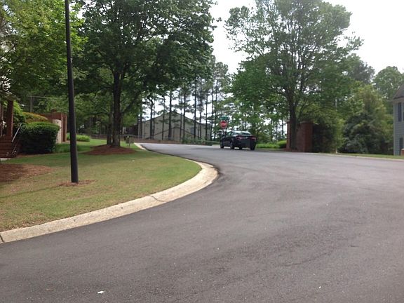 5th image of 4049 Oak Glenn Dr