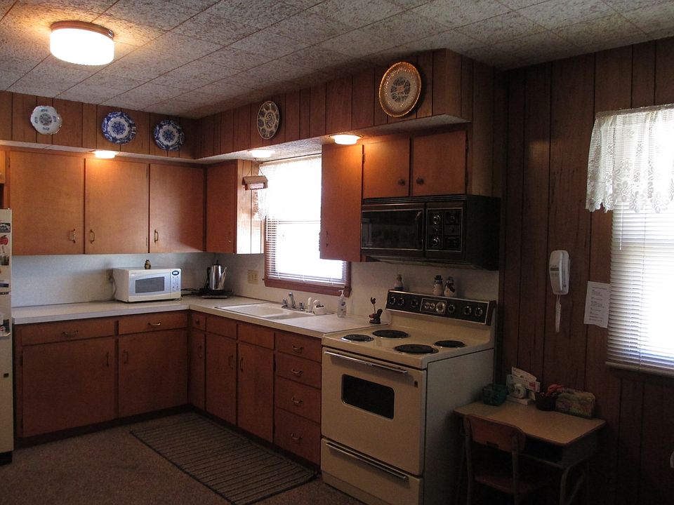 1st image of 824 N 1st St